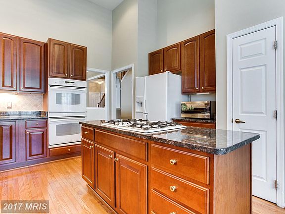 3rd image of 6254 Rosney Ct