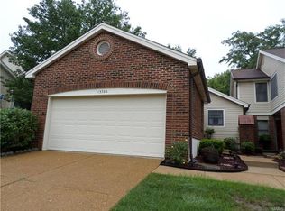13706 La Rivera Ct, Saint Louis, MO 63128