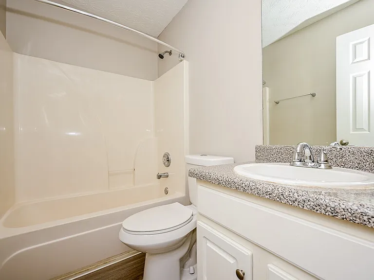 330 Fieldstone Ln — Photo 16