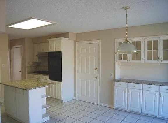 5th image of 3415 Dartmoor Dr