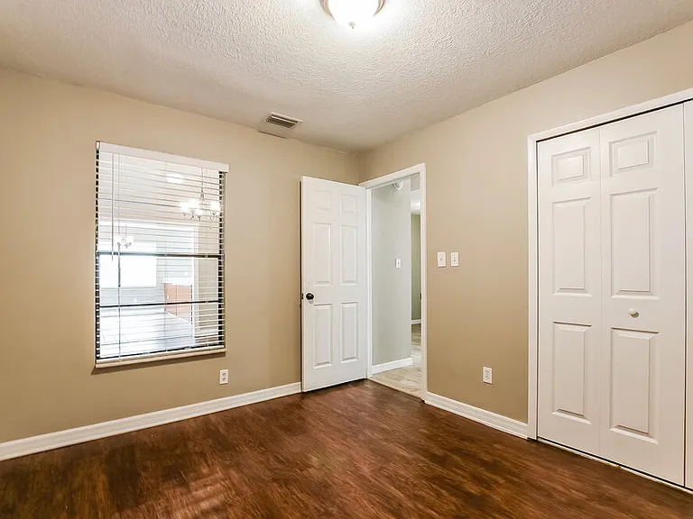 1345 Bridlebrook Dr — Photo 14