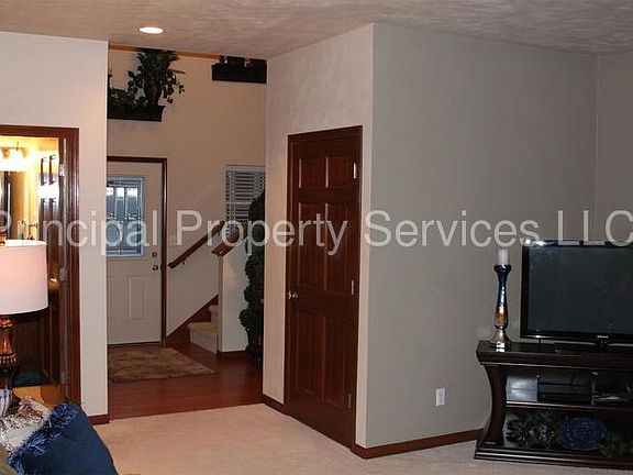 3rd image of 1715 Oak Hollow Ln Unit 1-3