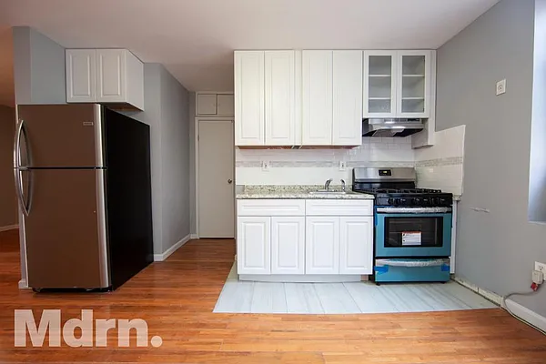 Rented by Mdrn Residential | media 30