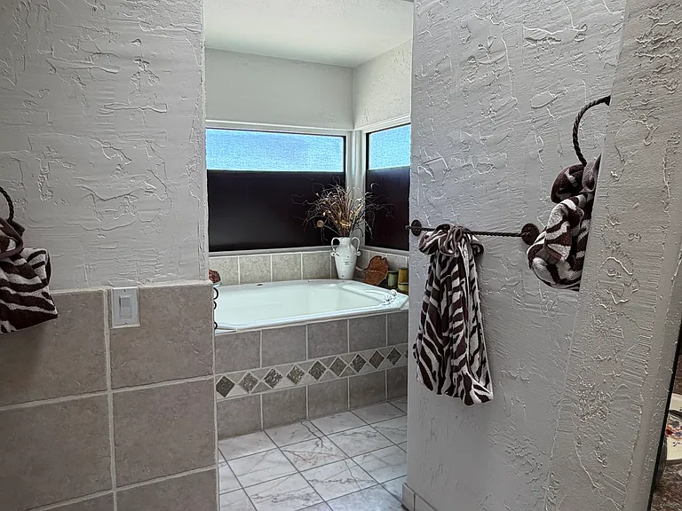 3750 Canyon Cove Dr — Photo 16