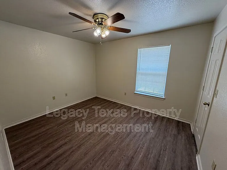 1106 Williams Ave #D — Photo 18