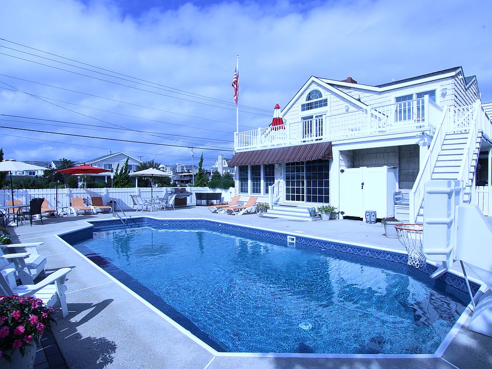1st image of 6011 Dune Dr
