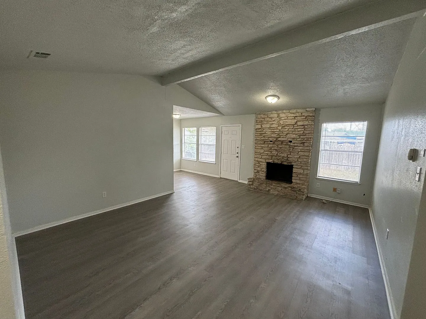 Cozy 3/2 in the Heart of South Austin! — Photo 2