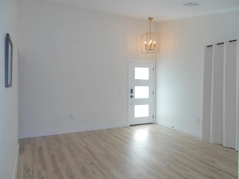 519 Crimson View Pl — Photo 5