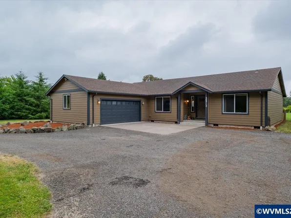 38712 River Dr, Lebanon, OR 97355