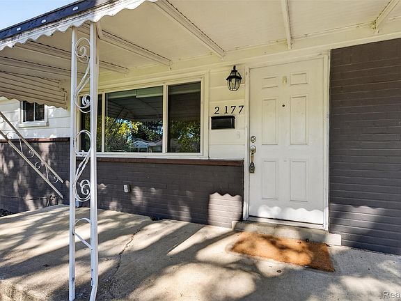 2nd image of 2177 Chevrolet St