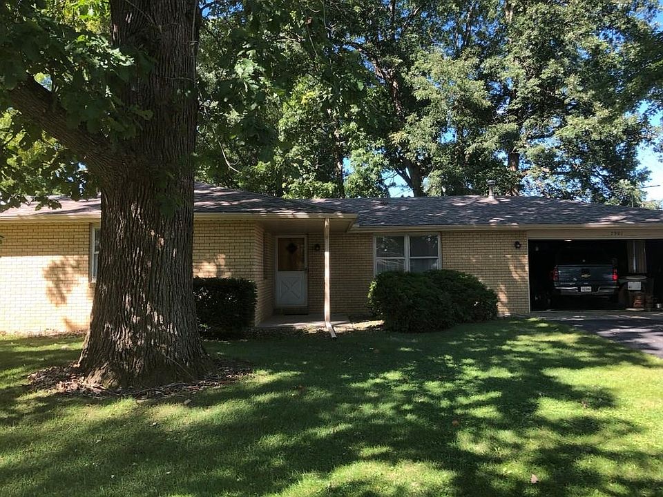 1st image of 7901 S Maple Dr