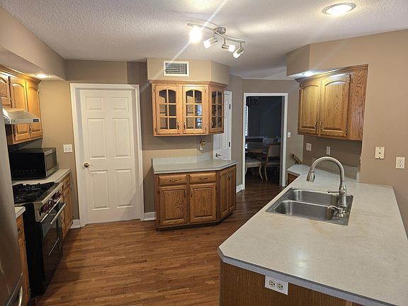 4th image of 5109 Buckeye Dr