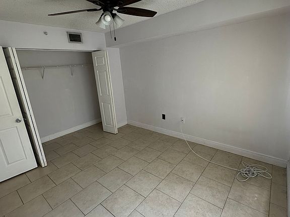 2nd image of 5005 Wiles Rd