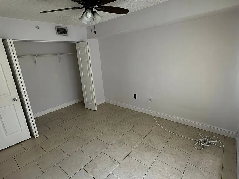 5005 Wiles Rd — Photo 2