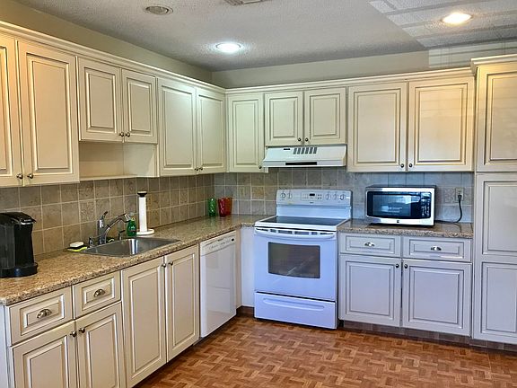 5th image of 1740 NW 19th Ter APT 104