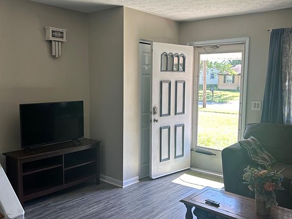 2nd image of 2784 Leota Ln