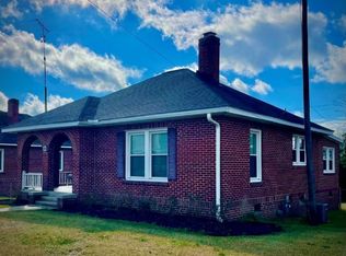 210 Lowell St, Ninety Six, SC 29666
