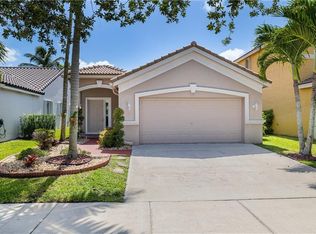656 Conservation Dr, Weston, FL 33327