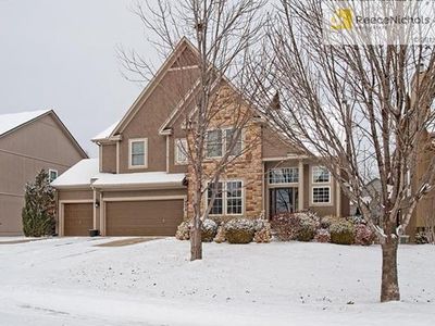 16674 W 155th Ter, Olathe, KS, 66062