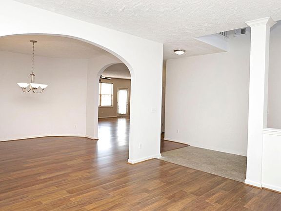 3rd image of 3888 Winthrop Dr