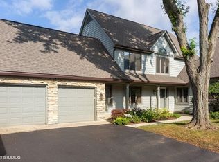 1012 Woodrush Ct, Darien, IL 60561