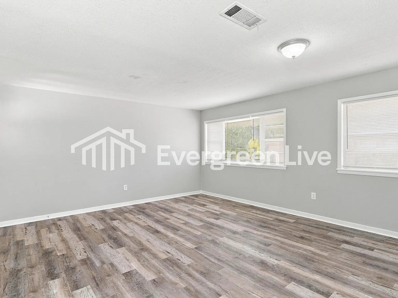 3 bed, 1.5 bath, 1456 sqft, $1,345 — Photo 3