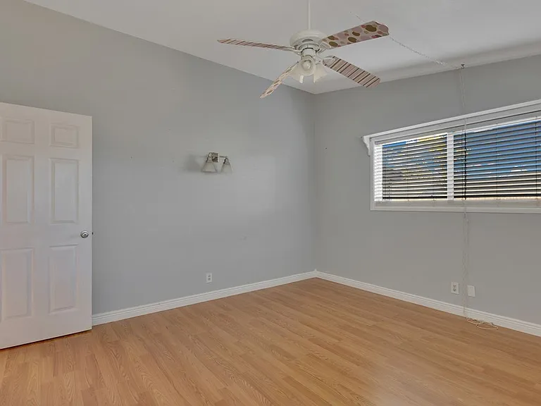 3524 W Shandon Ave — Photo 23