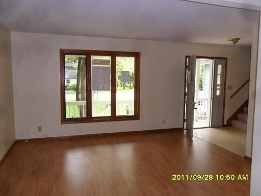 3rd image of 620 Wilson Ave