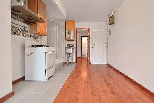 Rented by J Misrahi Realty Corp | media 5