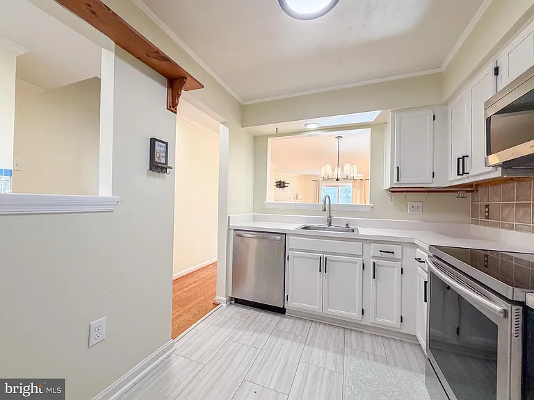 12821 Mill Brook Ct — Photo 5