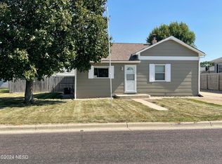 214 15th St NW, Watertown, SD 57201