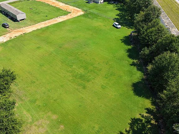 4th image of 400A Ewing Dr