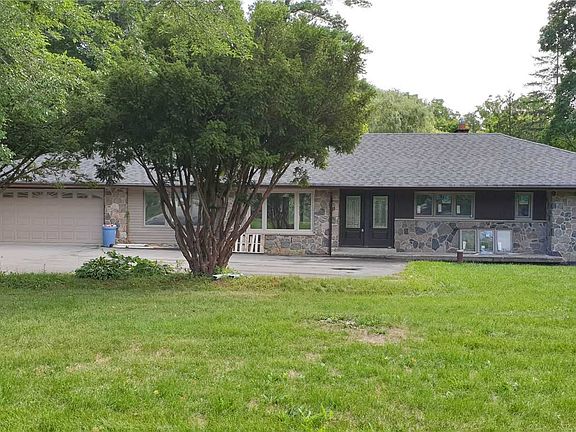 3rd image of 9779 Warden Ave