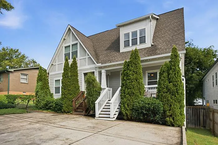 3 bed, 2.5 bath, 1881 sqft, $2,995 — Photo 2