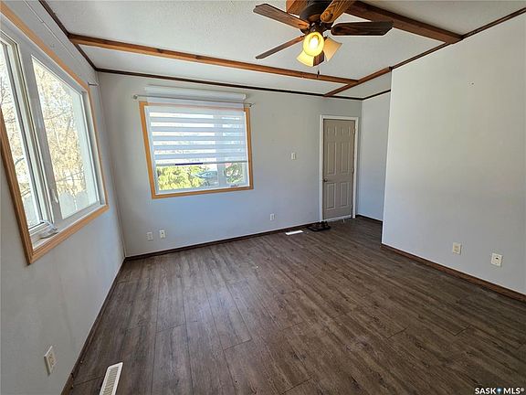 2nd image of 1428 Winnie STREET