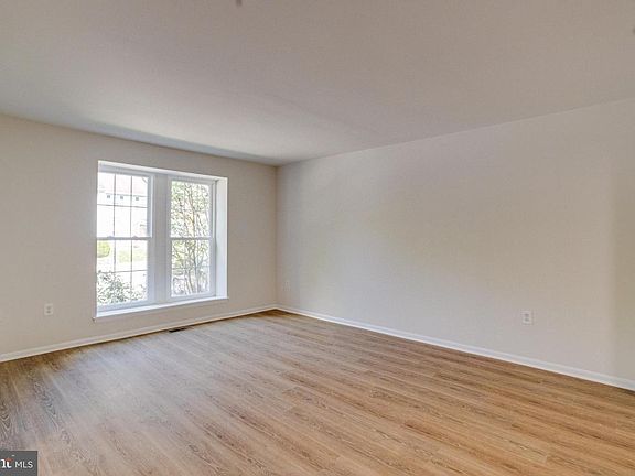 4th image of 15925 Dorset Rd #199