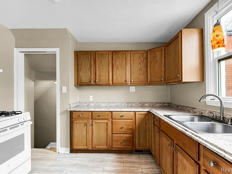3463 Santa Maria Ave — Photo 10