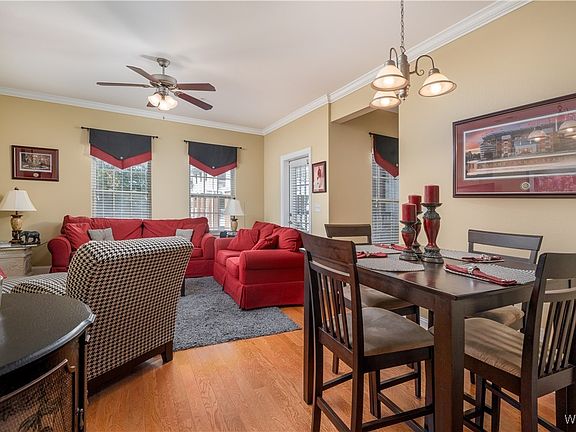 5th image of 3218 Veterans Memorial Pkwy APT 2211