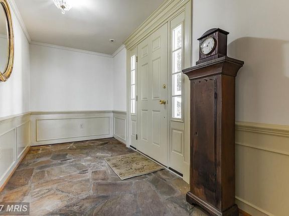 5th image of 6717 Duck Ln