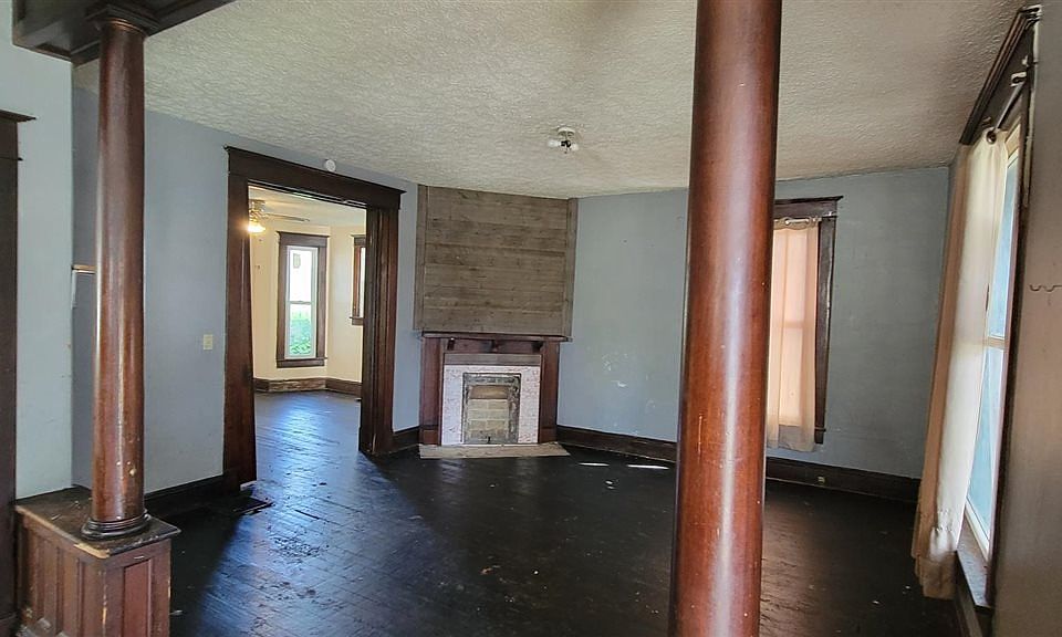 916 N Perkins St, Rushville, IN 46173 MLS 10046866 Zillow