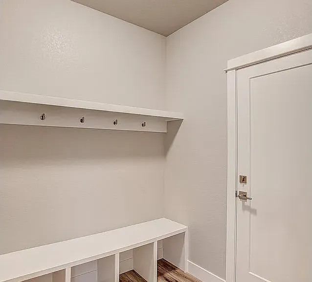 819 Cherokee Dr — Photo 10