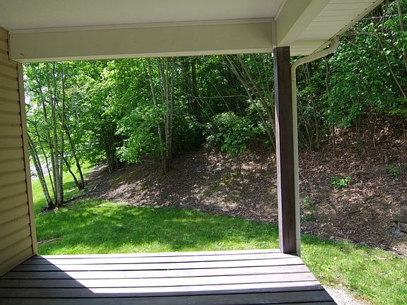 4th image of 213 Violet Dr