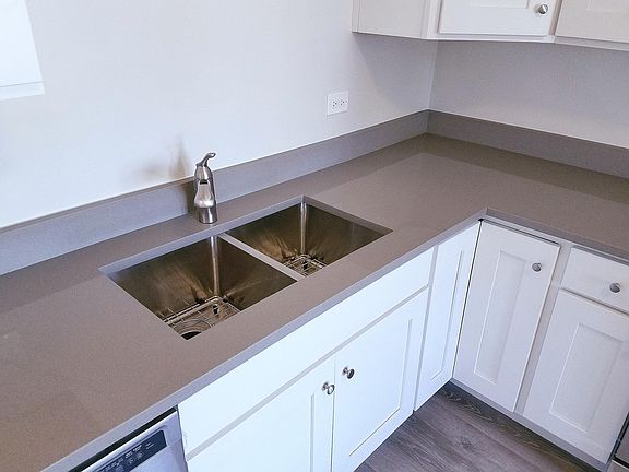 3rd image of 2965 N Allen Ave #1