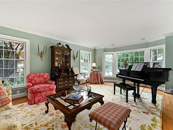 5th image of 6431 Norwood St