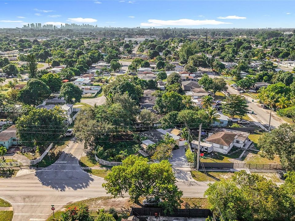 1st image of 1860 NW 127th St