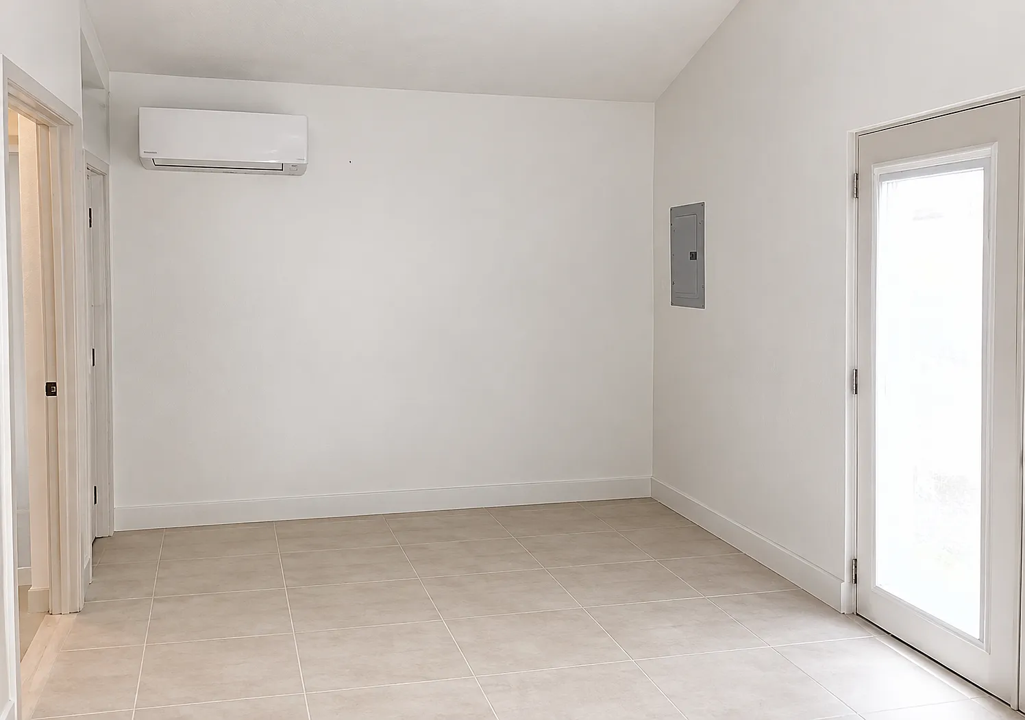 1 bed, 420 sqft, $2,260 — Photo 3