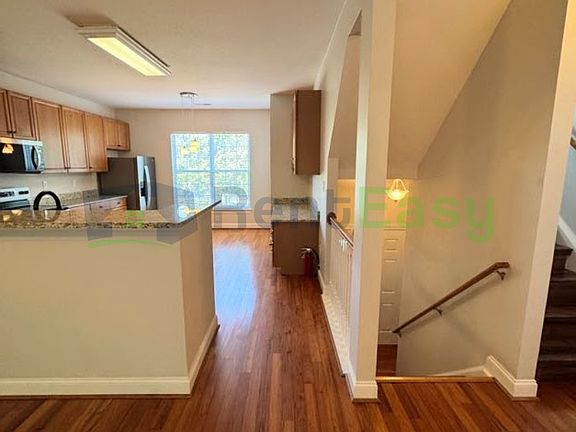 4th image of 4405 Harlesden Dr