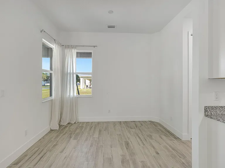 1791 SW Effland Ave — Photo 11