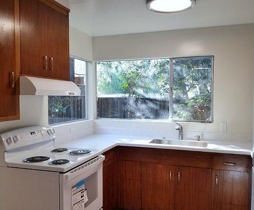 5th image of 1269 Hoover St #2