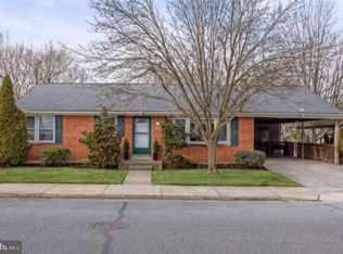 32 S John St, Hummelstown, PA 17036